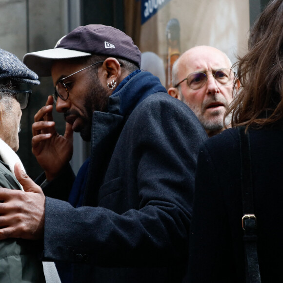 Gérard Hernandez et Loup-Denis Elion - Sorties des obsèques de Marion Game en l'église Saint Roch à Paris, France, le 31 mars 2023. © Christophe Clovis/Bestimage 