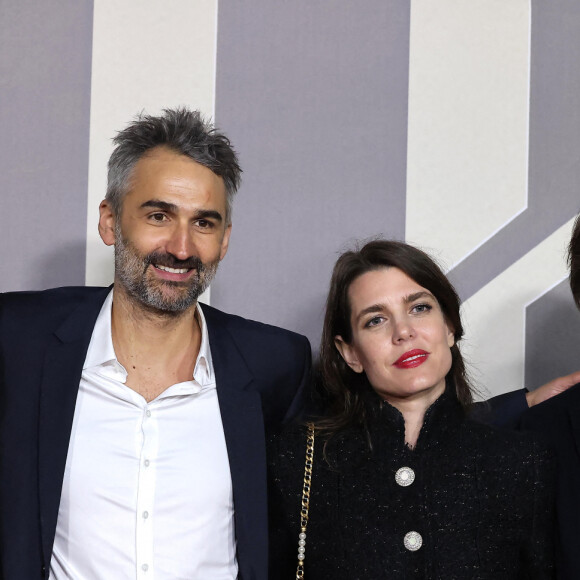 Une soirée au cours de laquelle elle a soutenu son mari Dimitri Rassam, producteur du long-métrage signé Martin Bourboulon
Exclusif - Martin Bourboulon et sa femme, Charlotte Casiraghi et Dimitri Rassam - Photocall de l'avant-première du film "Les Trois Mousquetaires : D'Artagnan" aux Invalides à Paris le 21 mars 2023. © Jacovides / Moreau / Guirec / Bestimage 