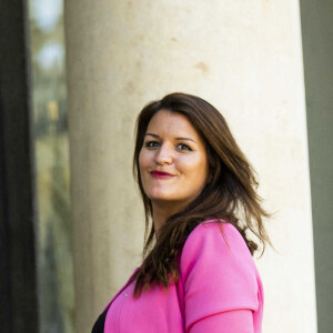 La séance photos sera accompagnée de 12 pages d'interview.
Marlene Schiappa - Secretaire d Etat aupres de la Premiere ministre , chargee de l Economie sociale et solidaire et de la Vie associative - Premier conseil des ministres du second gouvernement Borne au palais de l'Élysée à Paris le 4 juillet 2022. © JB Autissier / Panoramic / Bestimage 