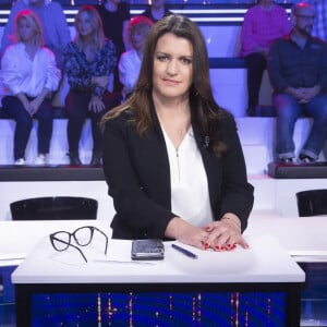 Exclusif - Marlène Schiappa sur le plateau de l'émission Face à Baba, présentée par C.Hanouna en direct sur C8 - Paris le 16/03/2022 - © Jack Tribeca / Bestimage 