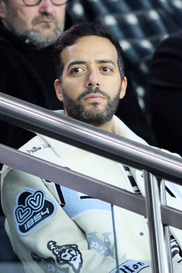 Tarek Boudali - People dans les tribunes lors du match de championnat de Ligue 1 Uber Eats opposant le Paris Saint-Germain (PSG) à l'Olympique Lyonnais au Parc des Princes à Paris le 2 avril 2023.