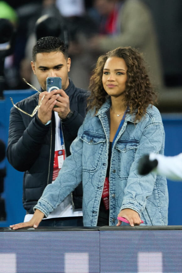 Miss France 2023 Indira Ampiot et son frère Brice Ampiot - People dans les tribunes lors du match de championnat de Ligue 1 Uber Eats opposant le Paris Saint-Germain (PSG) à l'Olympique Lyonnais au Parc des Princes à Paris le 2 avril 2023.
