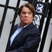 "C'est lui qui s'est débranché..." : Un célèbre proche de Bernard Tapie fait des révélations sur sa fin de vie, Pascal Praud ému