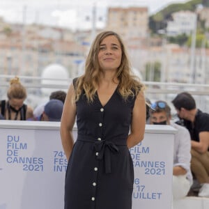 Blanche Gardin s'est plongée dans l'écriture sur les conseils de son thérapeute
Blanche Gardin au photocall du film France lors du 74ème festival international du film de Cannes le 16 juillet 2021 © Borde / Jacovides / Moreau / Bestimage 