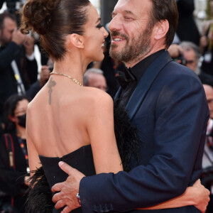 Samuel Le Bihan et sa compagne Stefania Cristian - Montée des marches pour la cérémonie de clôture du 75ème Festival International du Film de Cannes. Le 28 mai 2022 © Giancarlo Gorassini / Bestimage