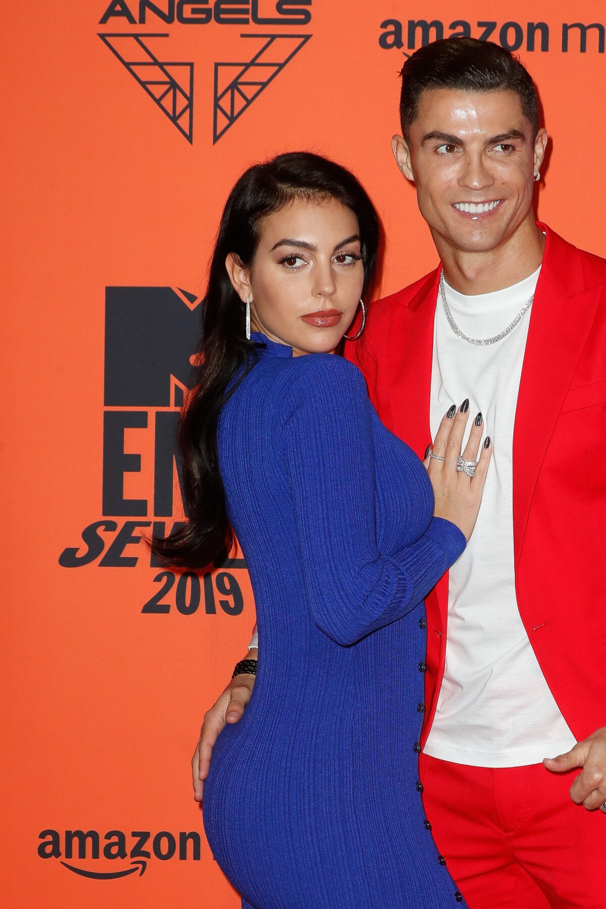 Photo : La rencontre entre Cristiano Ronaldo et Georgina Rodriguez ne se  serait pas vraiment passée comment on le croit Cristiano Ronaldo et sa  compagne Georgina Rodriguez à la soirée MTV European