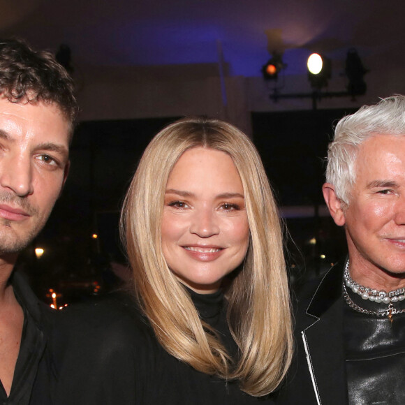 Exclusif - Niels Schneider (habillé en Yves Saint-Laurent), Virginie Efira et Baz Luhrmann - Dîner de l'association AEM (Un Avenir pour les Enfants du Monde), au profit des enfants du Rwanda par Babeth Djian au pavillon Ledoyen à Paris. Le 23 mars 2023 © Bertrand Rindoff Petroff-Olivier Borde / Bestimage 