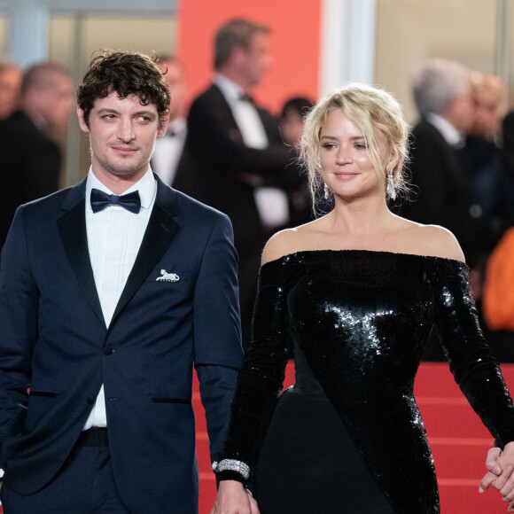 Niels Schneider et sa compagne Virginie Efira - Descente des marches du film "Sibyl" lors du 72ème Festival International du Film de Cannes. Le 24 mai 2019 © Borde / Bestimage 