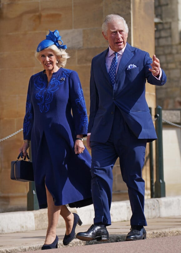 Le roi Charles III d'Angleterre et Camilla Parker Bowles, reine consort d'Angleterre - La famille royale du Royaume Uni arrive à la chapelle Saint George pour la messe de Pâques au château de Windsor le 9 avril 2023.