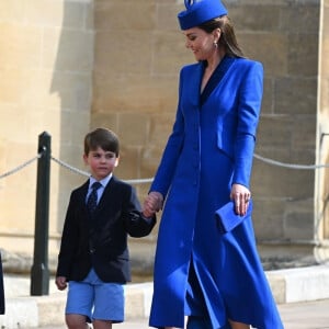 Le prince Louis et sa mère Catherine (Kate) Middleton, princesse de Galles - La famille royale du Royaume Uni arrive à la chapelle Saint George pour la messe de Pâques au château de Windsor le 9 avril 2023.