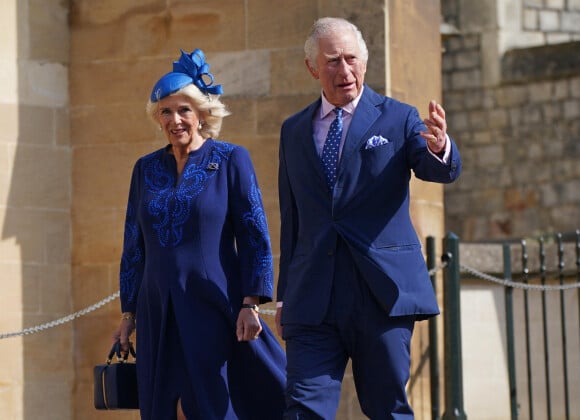 Le roi Charles III d'Angleterre et Camilla Parker Bowles, reine consort d'Angleterre - La famille royale du Royaume Uni arrive à la chapelle Saint George pour la messe de Pâques au château de Windsor le 9 avril 2023.