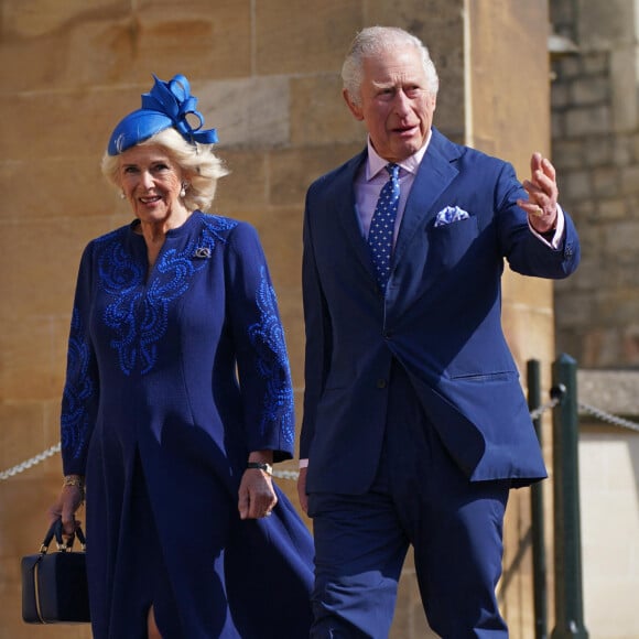 Le roi Charles III d'Angleterre et Camilla Parker Bowles, reine consort d'Angleterre - La famille royale du Royaume Uni arrive à la chapelle Saint George pour la messe de Pâques au château de Windsor le 9 avril 2023.