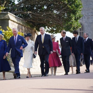 Le roi Charles III d'Angleterre et Camilla Parker Bowles, reine consort d'Angleterre, la princesse Anne, le prince Andrew duc d'York, le prince Edward, duc d'Edimbourg - La famille royale du Royaume Uni arrive à la chapelle Saint George pour la messe de Pâques au château de Windsor le 9 avril 2023.