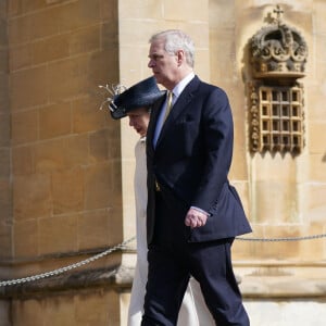 La princesse Anne, Le prince Andrew, duc d’York - La famille royale du Royaume Uni arrive à la chapelle Saint George pour la messe de Pâques au château de Windsor le 9 avril 2023.