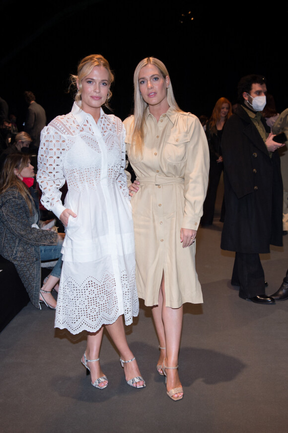 Lady Eliza et Amelia Spencer au Front Row du défilé Alberta Ferretti lors de la Fashion Week automne-hiver 2022/2023 de Milan, Italie, le 24 février 2022. 
