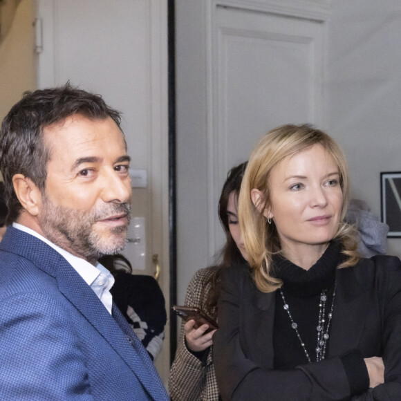 Exclusif - Bernard Montiel, Delphine Dewost lors de l'enregistrement de l'émission "Olympiascope" à Paris, diffusée le 5 mai sur Olympia TV, une chaîne du groupe Canal+ et en replay sur myCANAL, rediffusée le 3 juin. Le 6 avril 2022 © Jack Tribeca / Bestimage