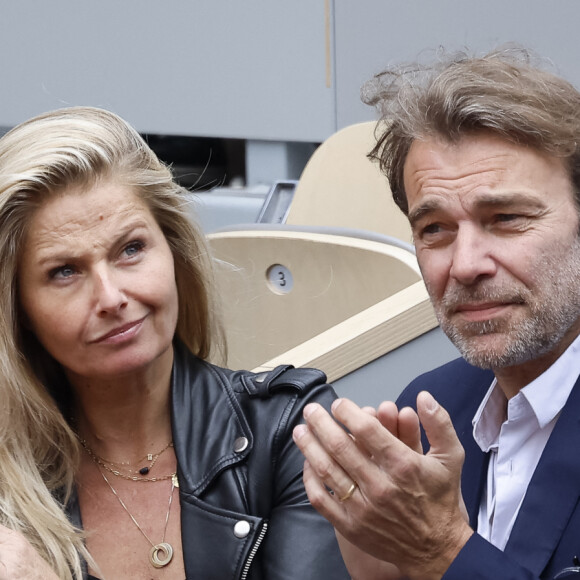 Patrick Puydebat et sa femme Magali - People dans les tribunes lors des Internationaux de France de Tennis de Roland Garros 2022 à Paris le 29 mai 2022. © Cyril Moreau/Bestimage