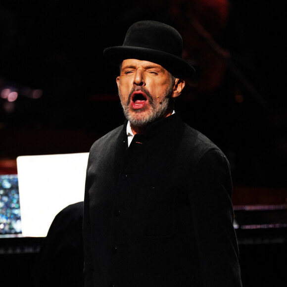 Exclusif - Concert de Lambert Wilson chante Kurt Weill accompagné de 20 musiciens du le manic Modern Ensemble - Soirée exceptionnelle à l'occasion du 10ème anniversaire du théâtre Anthéa à Antibes le 5 avril 2023. © Philippe Brylak / Bestimage 