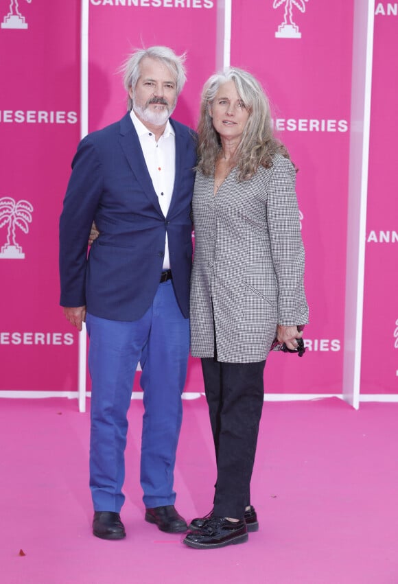 Graham Yost - Soirée d'ouverture de CanneSeries Saison 6 au Palais des Festivals de Cannes le 14 Avril 2023. © Denis Guignebourg/Bestimage