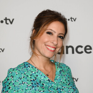 Léa Salamé au photocall pour la conférence de presse de rentrée de France TV à la Grande Halle de la Villette à Paris, France, le 6 juillet 2022. © Coadic Guirec/Bestimage 