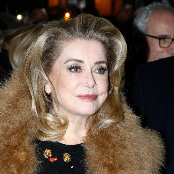 Catherine Deneuve - Arrivées au défilé de mode Haute-Couture "Jean Paul Gaultier" lors de la fashion week de Paris. Le 25 janvier 2023 © Veeren-Christophe Clovis / Bestimage 