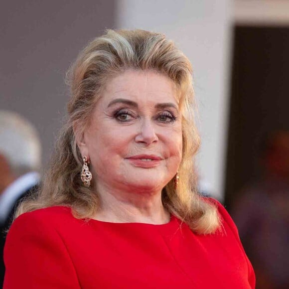 Catherine Deneuve, Lion d'Or d'honneur de la Mostra 2022 - Red Carpet du film White Noise et de la cérémonie d'ouverture lors de la 79ème édition du festival international du film de Venise, la Mostra le 1er septembre 2022. 