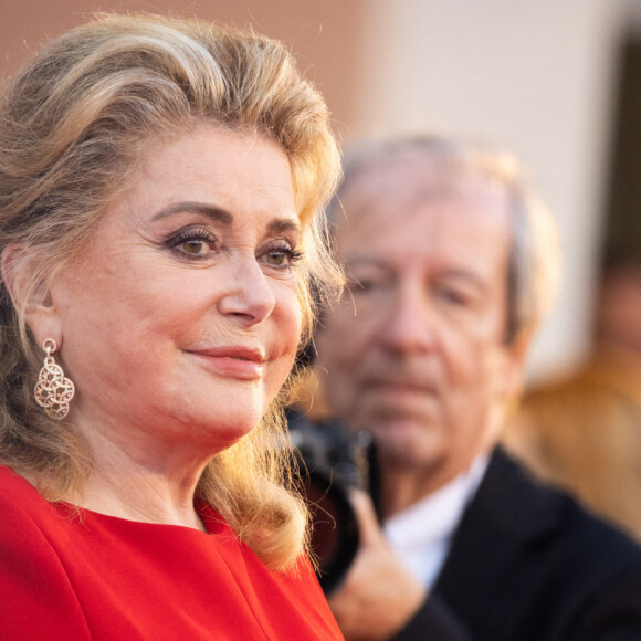 Catherine Deneuve - Red Carpet du film White Noise et de la cérémonie d'ouverture lors de la 79ème édition du festival international du film de Venise, la Mostra le 31 août 2022. © Cinzia Camela/LPS via ZUMA Press Wire / Bestimage