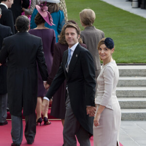 La comédienne a emménagé à Paris, alors que son mari vit à Monte-Carlo. Cette distance est-elle la recette du bonheur ? 
Le prince Emmanuel Philibert de Savoie et la princesse Clotilde de Savoie (Clotilde Courau) - Invites au mariage religieux du prince Guillaume de Luxembourg et de la comtesse Stephanie de Lannoy a la cathedrale Notre-Dame de Luxembourg, le 20 octobre 2012. 