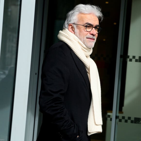 Exclusif - Le journaliste Pascal Praud arrive aux studios de la radio RTL à Paris le 12 mars 2020. Le parquet de Paris a ouvert une enquête après la diffusion d'un morceau du rappeur Sneazzy, accusé de menacer le journaliste Pascal Praud. © Panoramic / Bestimage