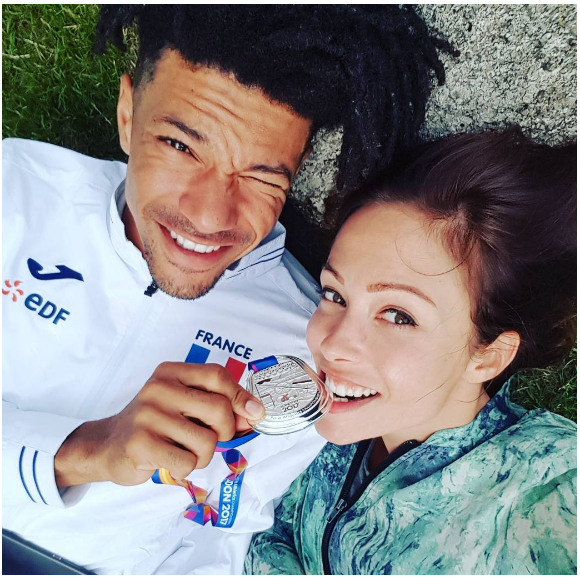 La native d'Aix-en-Provence en fait craquer plus d'un, dont l'athlète Arnaud Assoumani.
Dounia Coesens et son chéri Arnaud Assoumani - Photo publiée sur Instagram le 21 juillet 2017