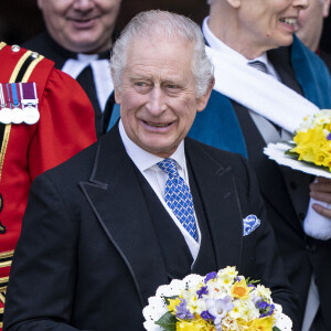 Une information confirmée par le journaliste Bertrand Meyer-Stabley dans son livre "Charles III", le mal-aimé qui paraîtra ce jeudi chez "City Éditions". 
Le roi Charles III d'Angleterre et Camilla Parker Bowles, reine consort d'Angleterre, participent au Royal Maundy Service à York, où le roi distribuera cérémonieusement de petites pièces d'argent appelées "Maundy money", comme aumône symbolique aux personnes âgées. Le 6 avril 2023. 