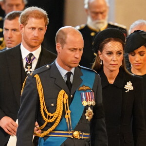 Le prince Harry, duc de Sussex, Meghan Markle, duchesse de Sussex, Kate Catherine Middleton, princesse de Galles, le prince de Galles William - Intérieur - Procession cérémonielle du cercueil de la reine Elisabeth II du palais de Buckingham à Westminster Hall à Londres. Le 14 septembre 2022 