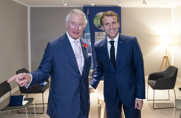 Emmanuel Macron avait déclaré avoir proposé qu'une nouvelle date de visite puisse "être calée (...) au début de l'été".
Le président Emmanuel Macron et le prince Charles prince de Galles lors du sommet de la COP26 à Glasgow le 1er novembre 2021. © Photoshot / Panoramic / Bestimage 