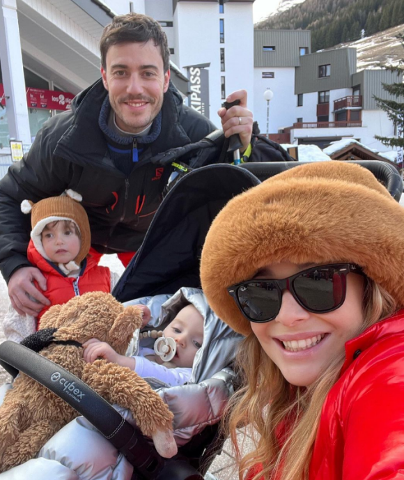 Cindy Poumeyrol est la maman de trois filles, Alba, Victoire et Suzanne, nées de ses amours avec son mari Thomas Chenut. Instagram
