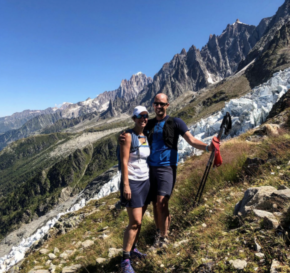 S'ils ont décidé de se marier près du Mont Blanc, c'est qu'ils sont tous deux des férus de nature et de montagne.
Julie Poirier (Télématin) mariée avec Julien Holtz, le fils de Gérard Holtz. Instagram