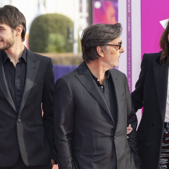 Ben Attal, Yvan Attal et Charlotte Gainsbourg ( présidente du jury) - Première du film "Les choses humaines" lors de la 47éme édition du Festival du Cinéma Américain de Deauville le 11 septembre 2021. © Olivier Borde / Bestimage 