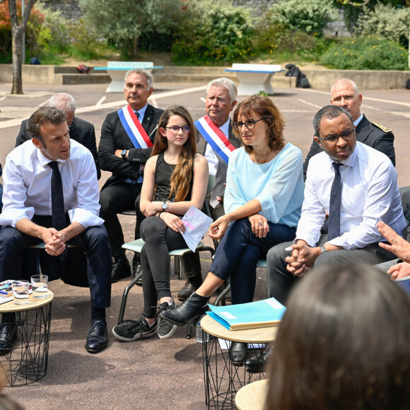 Le président de la République française, Emmanuel Macron visite le collège Louise Michel de Ganges, France, le 20 avril 2023. © Philippe Magoni/Pool/Bestimage