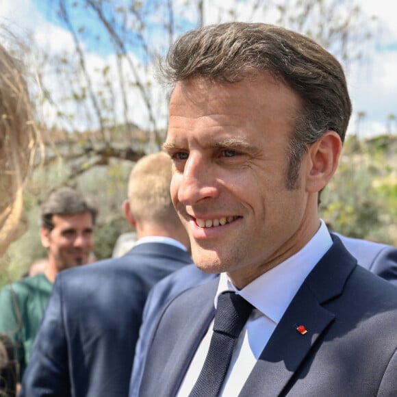 Le président de la République française, Emmanuel Macron visite le collège Louise Michel de Ganges, France, le 20 avril 2023. © Philippe Magoni/Pool/Bestimage