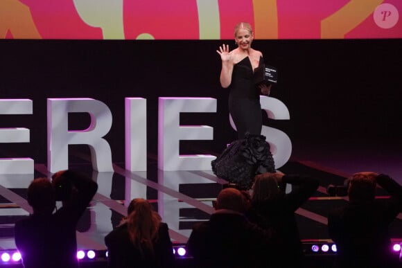 Sarah Michelle Gellar (Prix Canal Plus Icon) lors de la soirée de clôture du festival CanneSeries Saison 6 au Palais des Festivals à Cannes, France, le 19 avril 2023. © Norbert Scanella/Panoramic/Bestimage