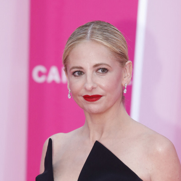 Sarah Michelle Gellar (Buffy contre les Vampires, Wolf Pack) - Photocall de la soirée de clôture du festival CanneSeries Saison 6 au Palais des Festivals à Cannes. Le 19 avril 2023 © Denis Guignebourg / Bestimage