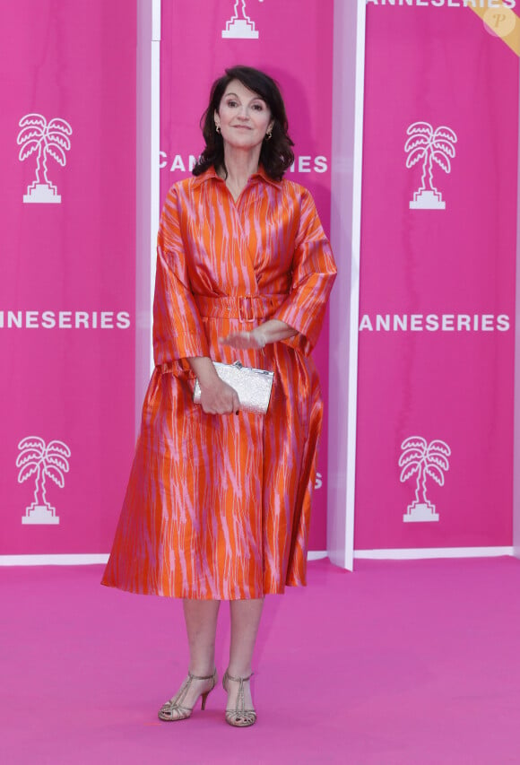 Zabou Breitman      - Photocall de la soirée de clôture du festival CanneSeries Saison 6 au Palais des Festivals à Cannes. Le 19 avril 2023 © Denis Guignebourg / Bestimage