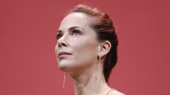 Mélissa Theuriau en fines bretelles et dos nu : une combinaison très sensuelle à Cannes