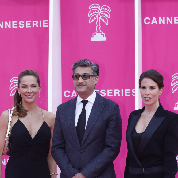 L'épouse de Jamel Debbouze faisait partie du jury Séries documentaires, présidé par Asif Kapadia
Mélissa Theuriau, Asif Kapadia, Nathalie Marchak (Jury Séries documentaires)      - Photocall de la soirée de clôture du festival CanneSeries Saison 6 au Palais des Festivals à Cannes. Le 19 avril 2023 © Denis Guignebourg / Bestimage