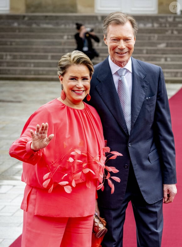 Le Grand-Duc Henri et la Grande Duchesse Maria-Thérésa de Luxembourg - Mariage civil de la princesse Alexandra de Luxembourg et Nicolas Bagory à la mairie de Luxembourg le 22 avril 2023.