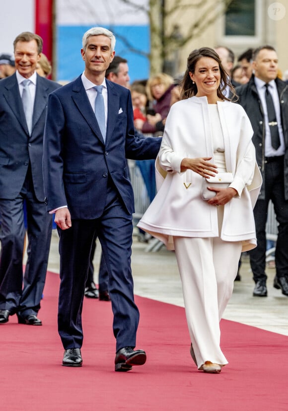 Dans une semaine aura lieu la cérémonie religieuse, en France.
Mariage civil de la princesse Alexandra de Luxembourg et Nicolas Bagory à la mairie de Luxembourg le 22 avril 2023.