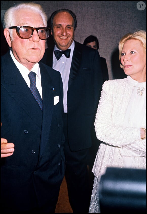 Jean Gabin, président de la Cérémonie, Pierre Tchernia et Michèle Morgan à la nuit des Césars 1976.