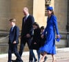 Tous les trois les accompagnent désormais dans leurs différentes missions. 
Le prince William, prince de Galles, Catherine (Kate) Middleton, princesse de Galles, la prince George, la princesse Charlotte et le prince Louis - La famille royale du Royaume Uni arrive à la chapelle Saint George pour la messe de Pâques au château de Windsor le 9 avril 2023. 