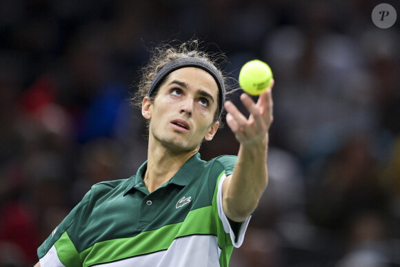 Pierre-Hugues Herbert - Le Français Pierre-Hugues Herbert battu par l'Espagnol Carlos Alcaraz (6-7 [4], 7-6 [2], 7-5) lors du tournoi de tennis Rolex Paris Masters, le 2 novembre 2021. © JB Autissier / Panoramic / Bestimage