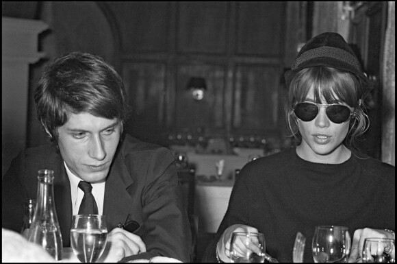 Archives - Jacques Dutronc dîne avec Françoise Hardy après un de ses concerts en 1966.