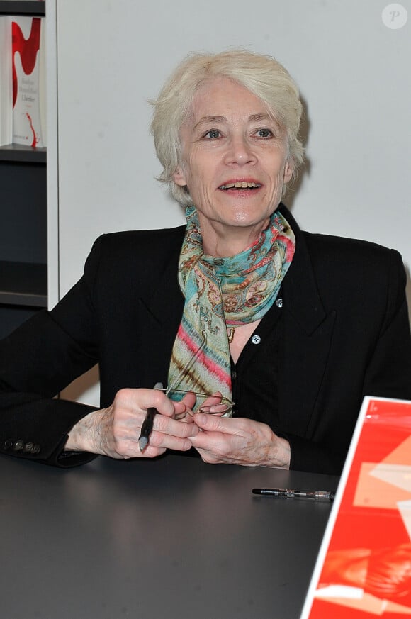 Francoise Hardy - 33eme edition du Salon Du Livre Porte de Versailles a Paris, le 23 mars 2013.